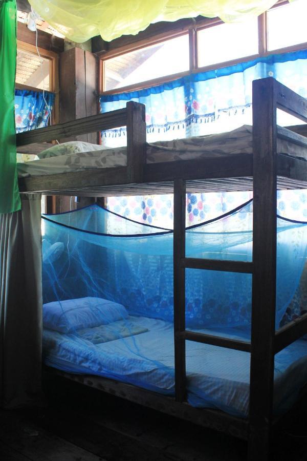 Footprints Homestay (Adults Only) General Luna  Eksteriør bilde